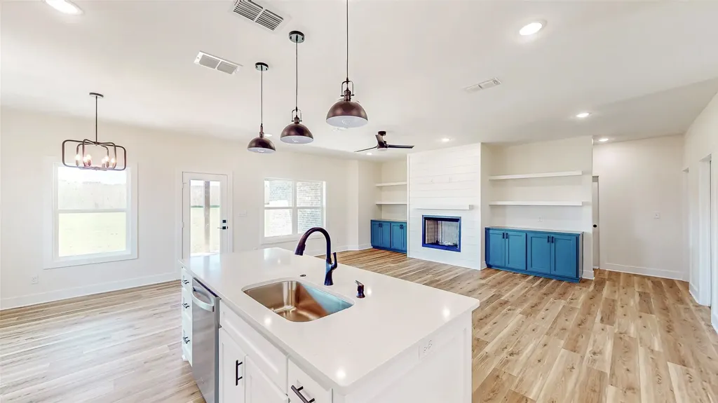 207 Sides Boulevard Bullard TX 75757