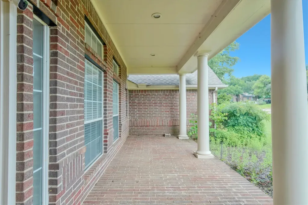 1918 Bridgestone Drive Corinth TX 76210