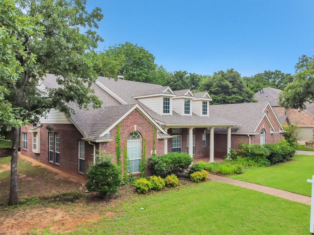 1918 Bridgestone Drive Corinth TX 76210