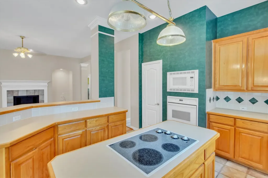 1918 Bridgestone Drive Corinth TX 76210