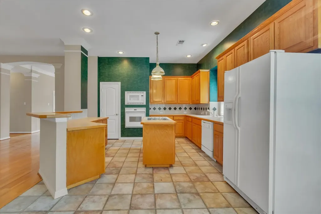 1918 Bridgestone Drive Corinth TX 76210