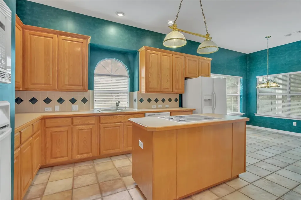 1918 Bridgestone Drive Corinth TX 76210
