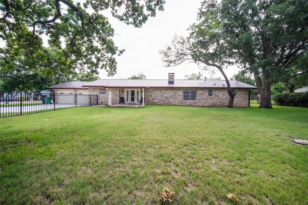 281 Oak Ridge Street Jacksboro TX 76458