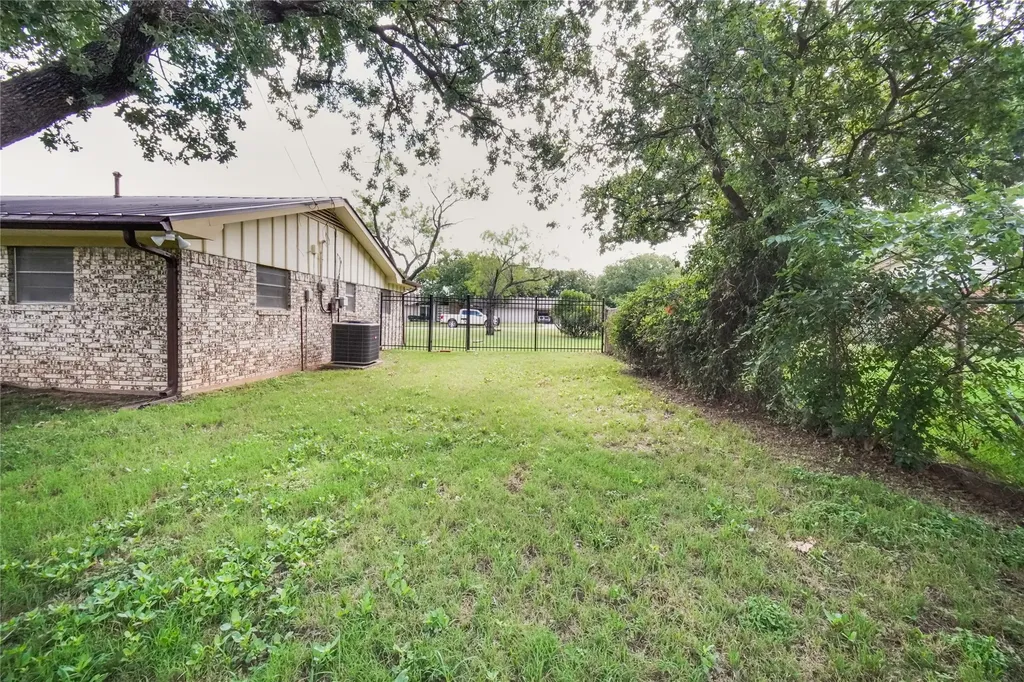 281 Oak Ridge Street Jacksboro TX 76458