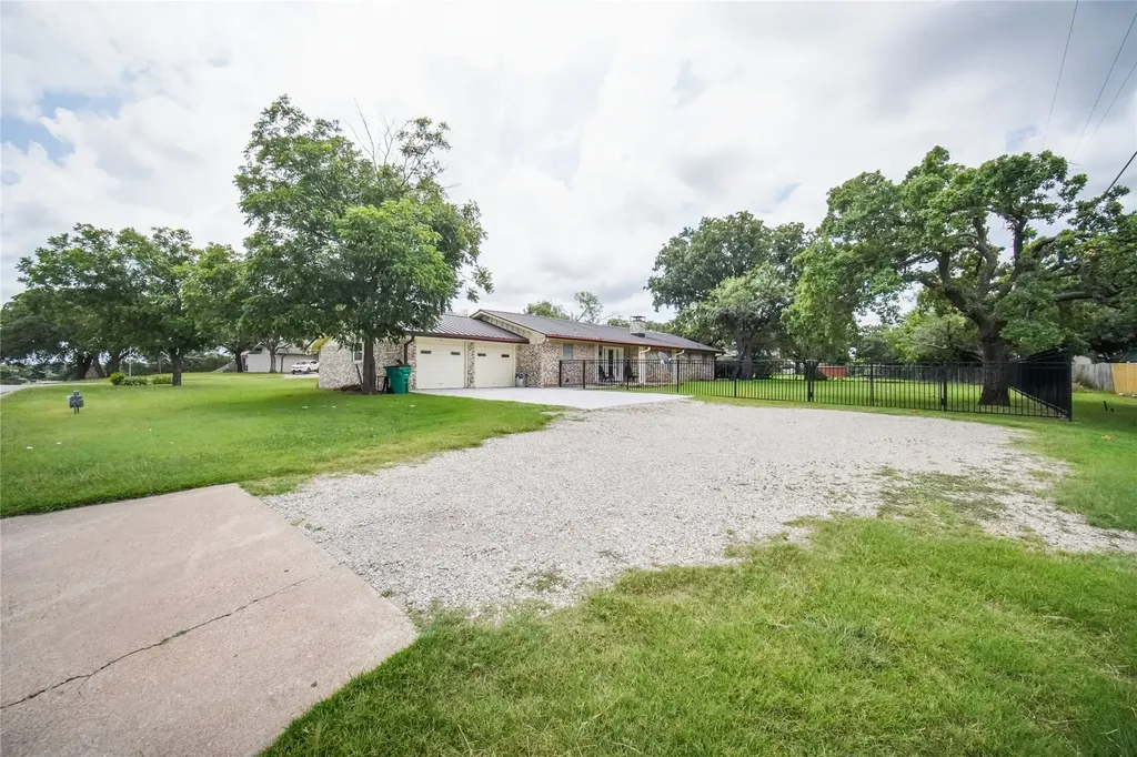 281 Oak Ridge Street Jacksboro TX 76458
