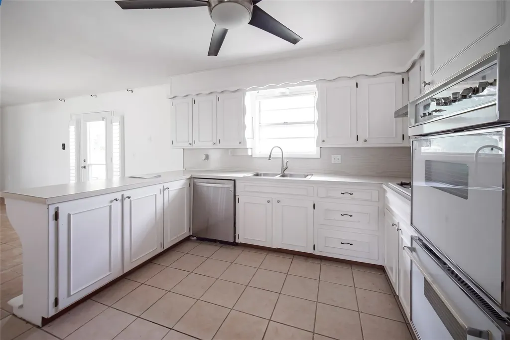 281 Oak Ridge Street Jacksboro TX 76458