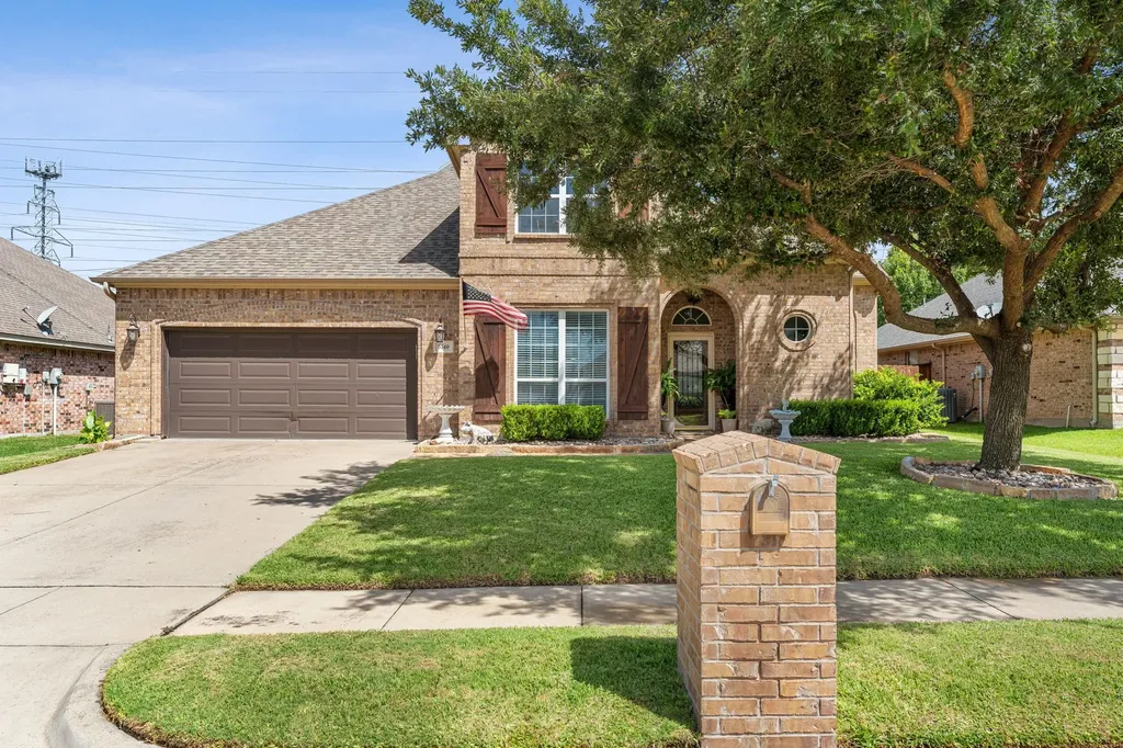 5540 Plata Lane Benbrook TX 76126