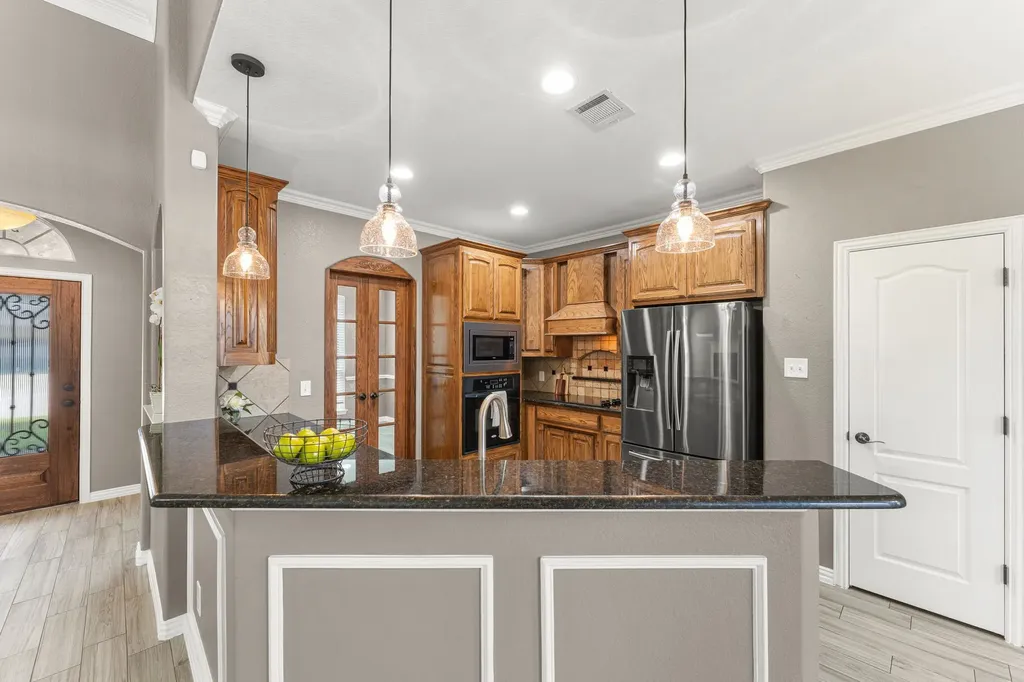 5540 Plata Lane Benbrook TX 76126