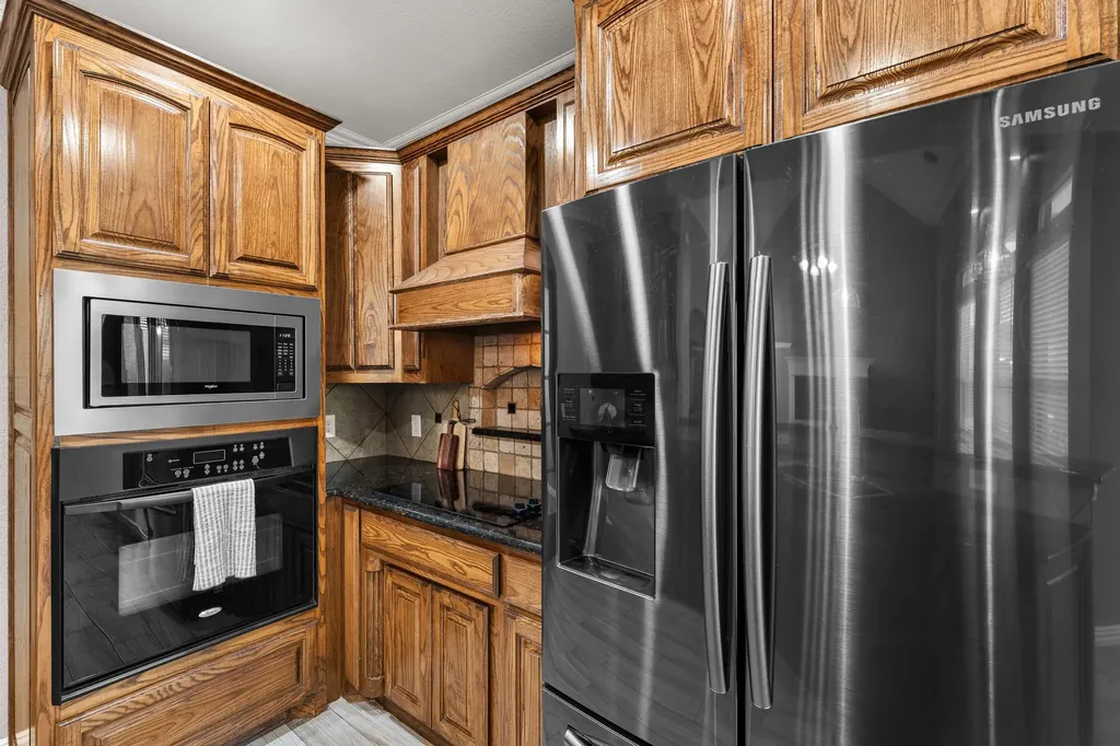 5540 Plata Lane Benbrook TX 76126