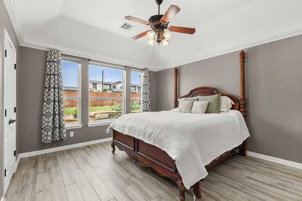 5540 Plata Lane Benbrook TX 76126