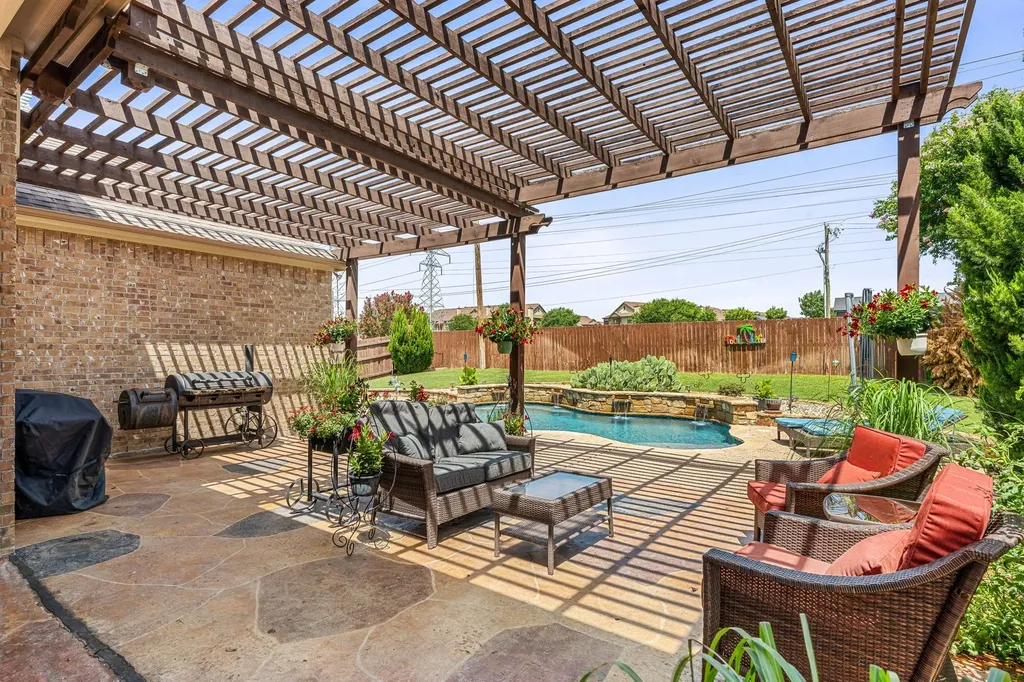 5540 Plata Lane Benbrook TX 76126
