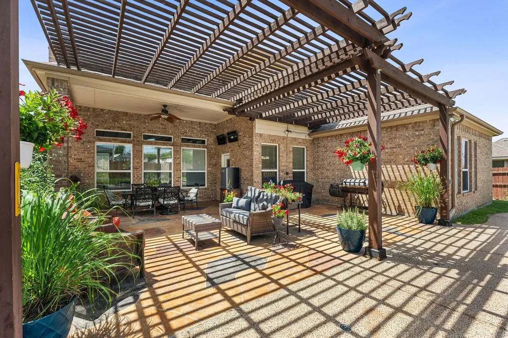 5540 Plata Lane Benbrook TX 76126