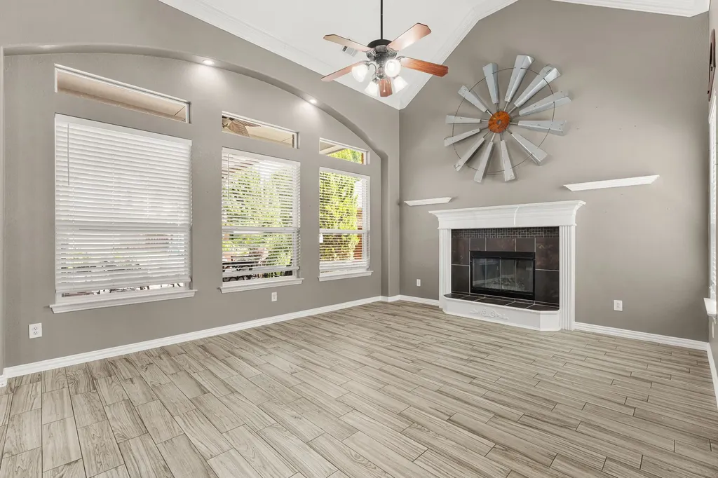 5540 Plata Lane Benbrook TX 76126