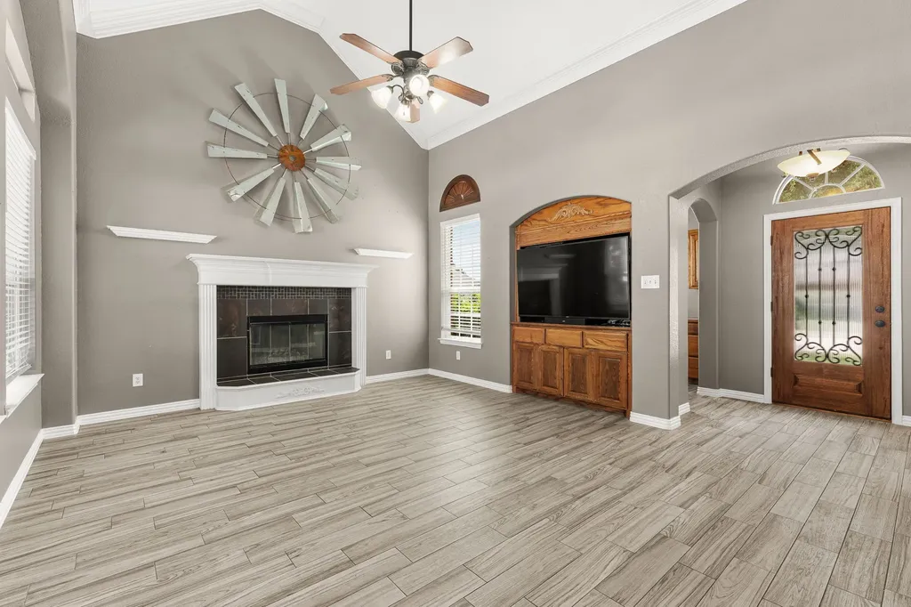 5540 Plata Lane Benbrook TX 76126