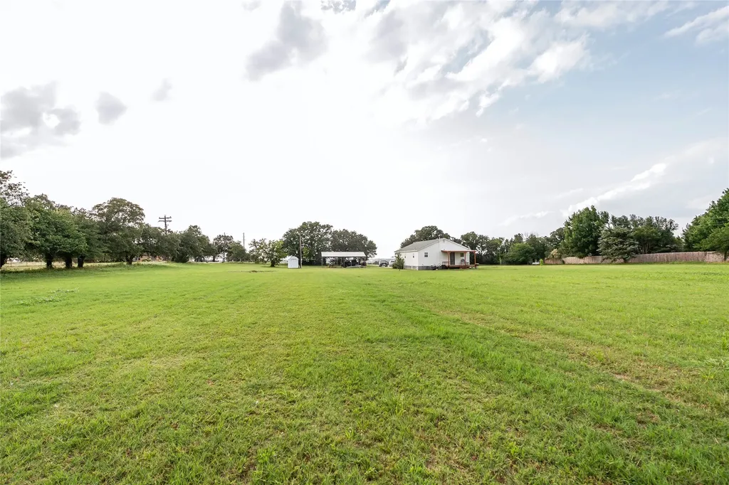 1306 Winn Road Bowie TX 76230