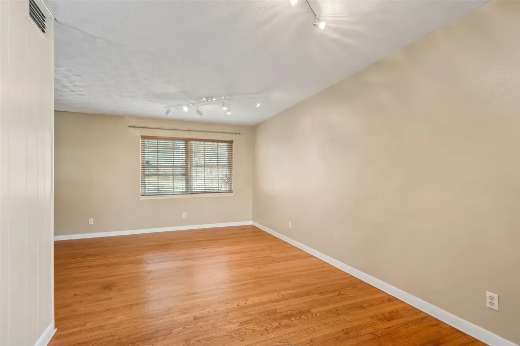 7735 Deer Trail Drive Dallas TX 75238