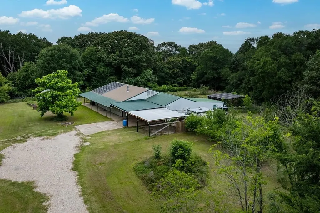 15800 County Road 4009 Mabank TX 75147