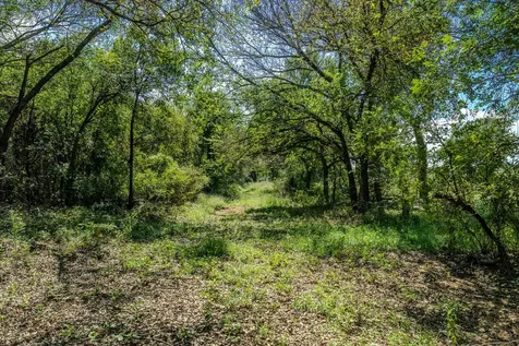 001 W Pleasant Valley Road Henrietta TX 76230