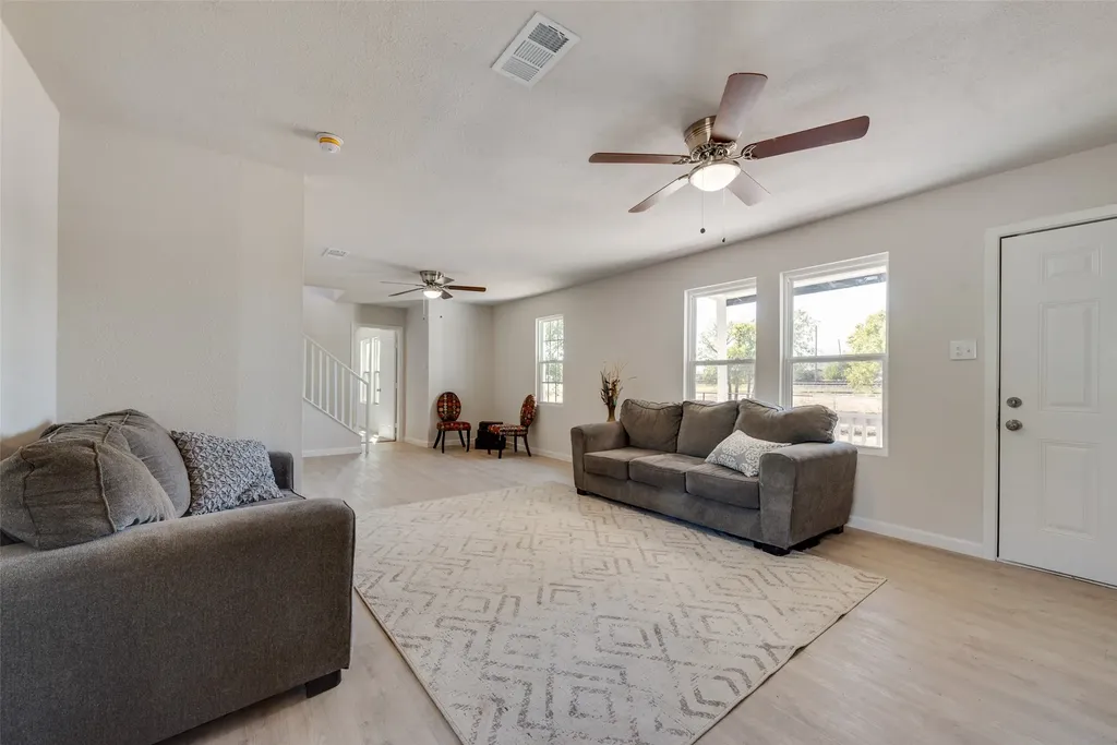 506 N Fm 156 Ponder TX 76259
