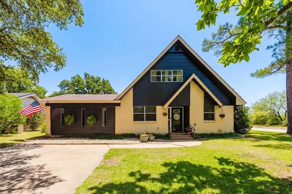 724 S Ammerman Avenue Eastland TX 76448