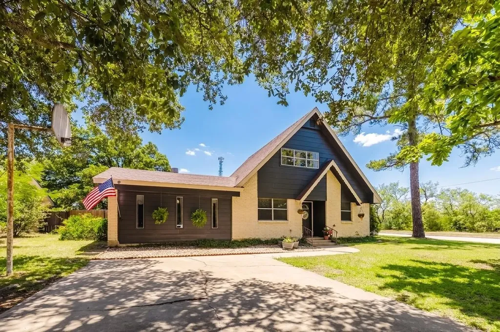 724 S Ammerman Avenue Eastland TX 76448