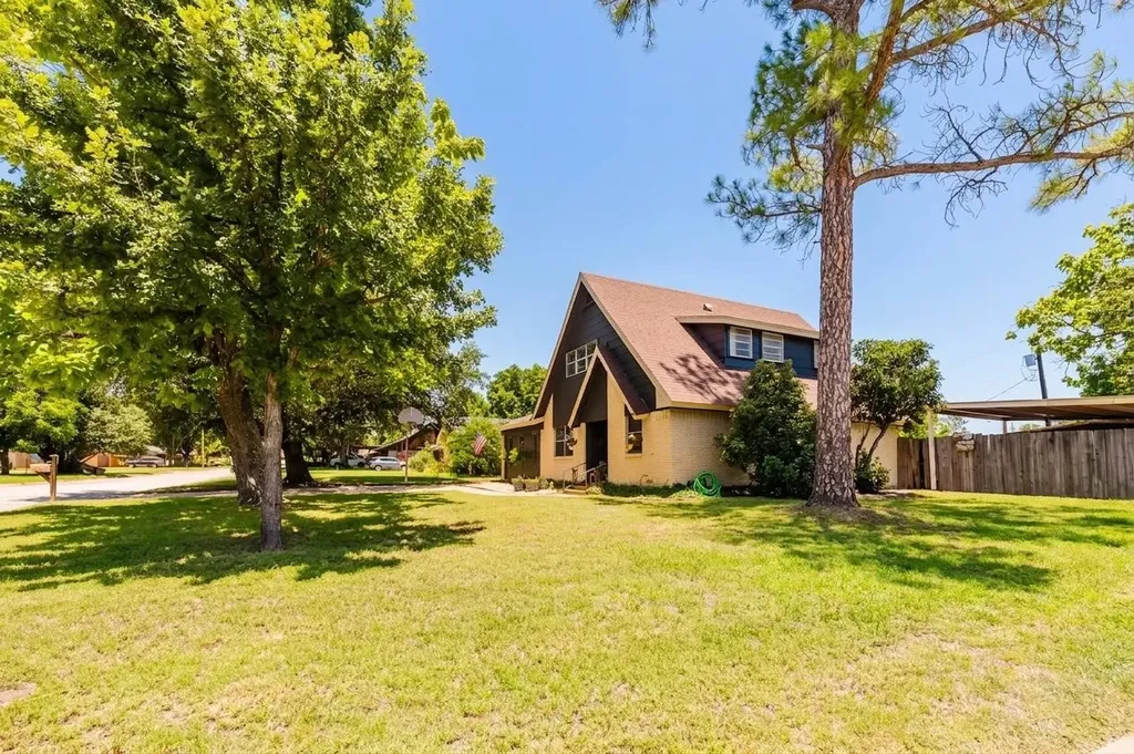 724 S Ammerman Avenue Eastland TX 76448