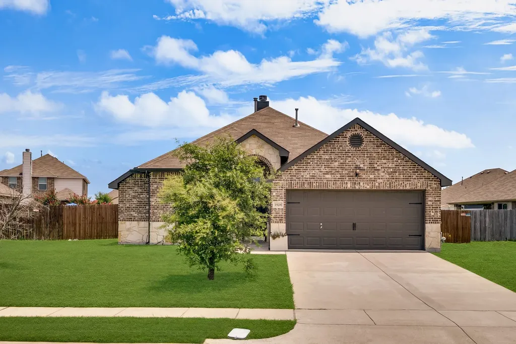 1928 Glen Meadow Drive Royse City TX 75189
