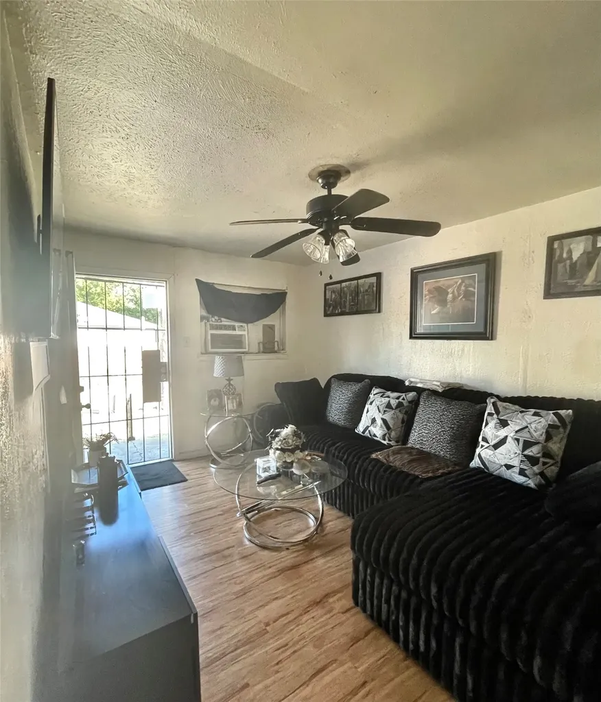 3525 Colonial Avenue Dallas TX 75215