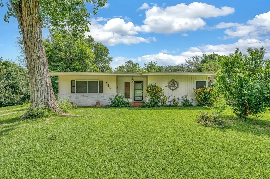 711 N 43rd Street Waco TX 76710