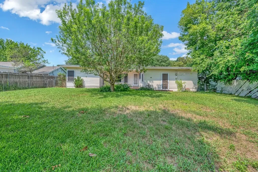711 N 43rd Street Waco TX 76710