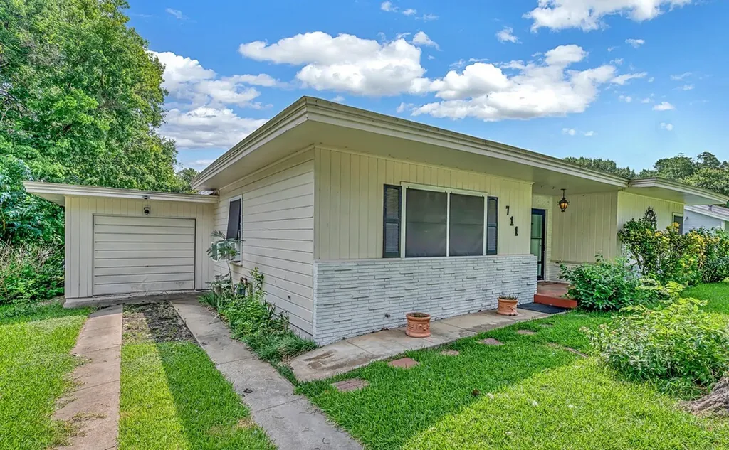 711 N 43rd Street Waco TX 76710