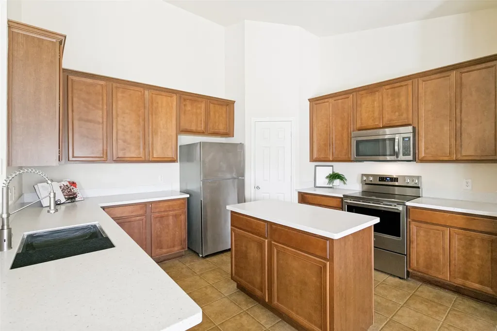 5839 Twilight Drive Grand Prairie TX 75052
