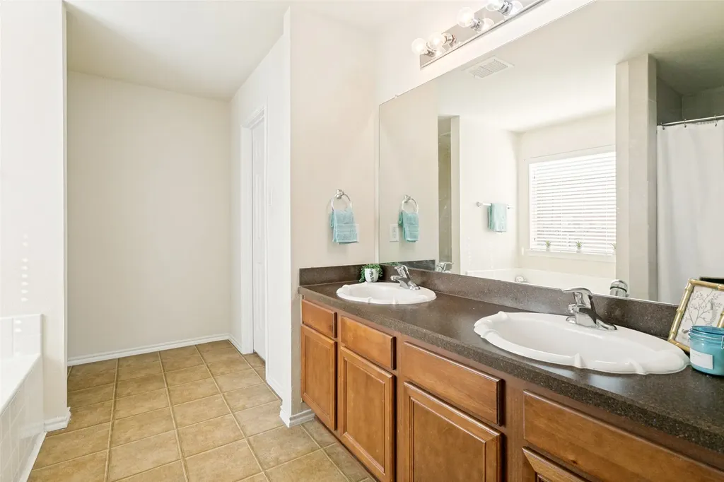 5839 Twilight Drive Grand Prairie TX 75052