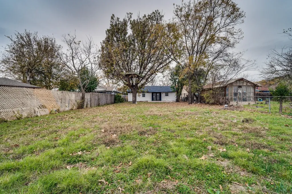 2110 Aggie Drive Grand Prairie TX 75051