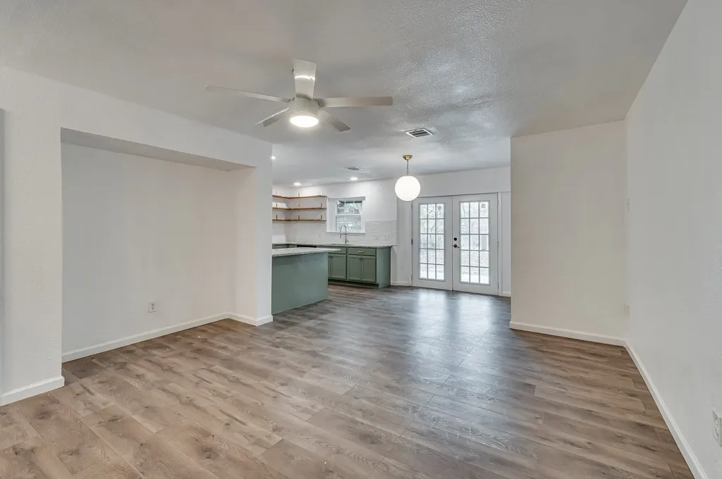 2110 Aggie Drive Grand Prairie TX 75051