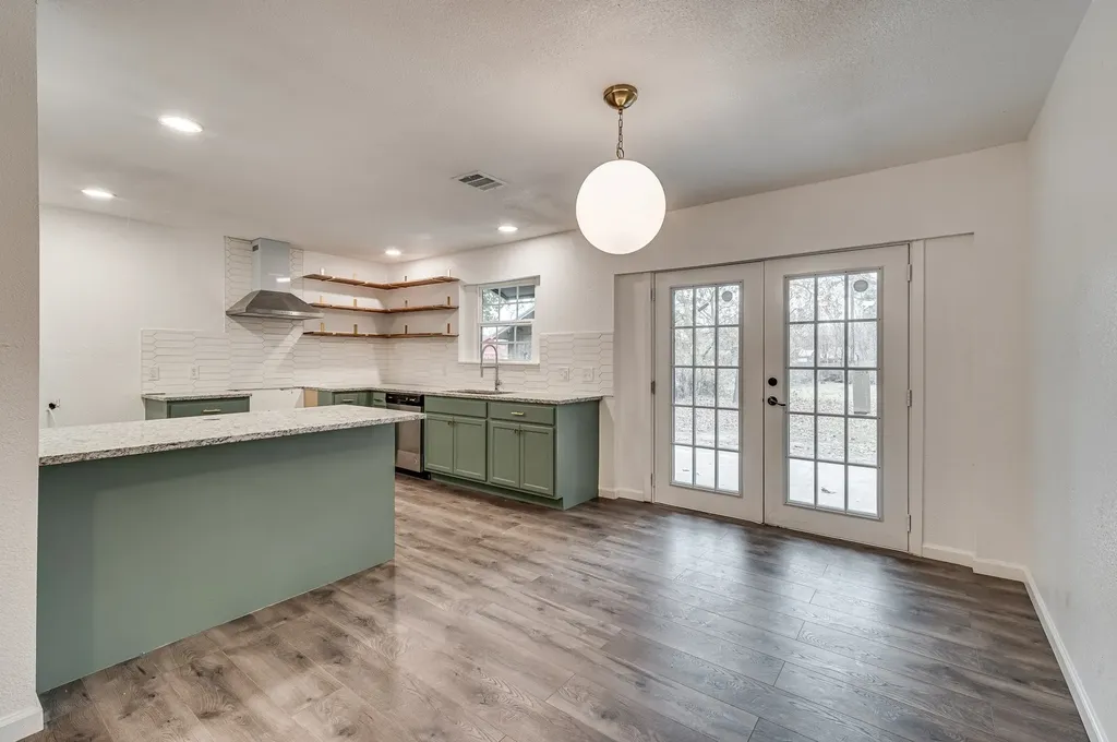 2110 Aggie Drive Grand Prairie TX 75051