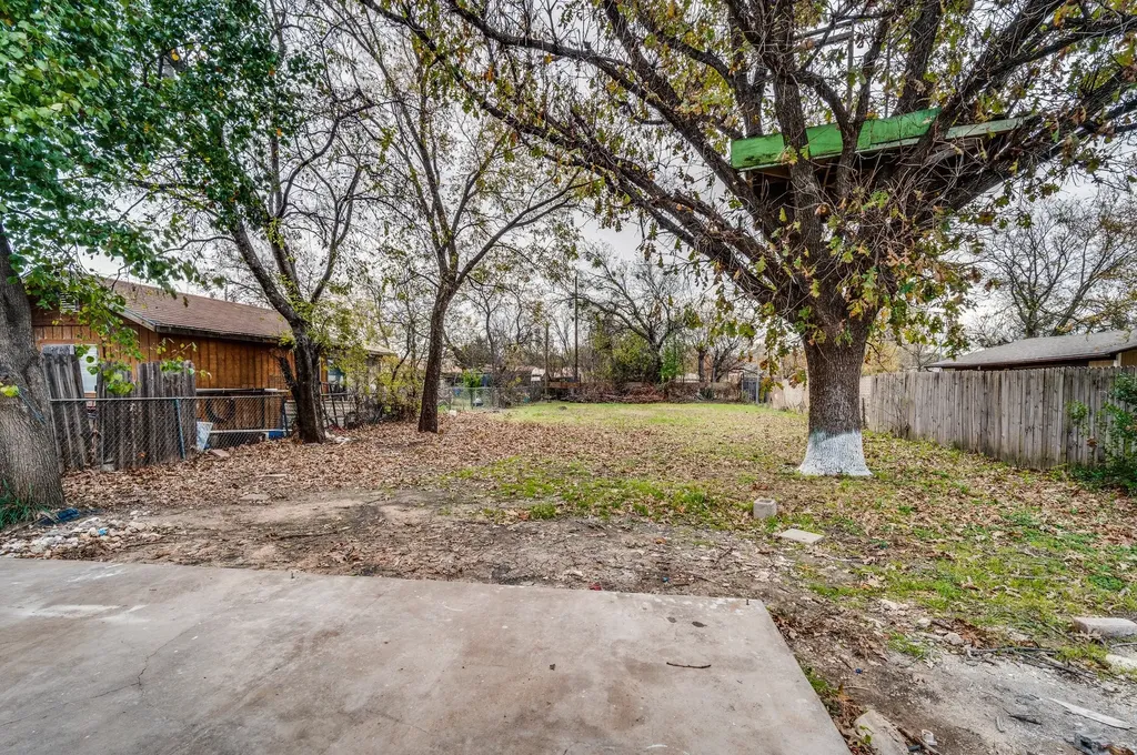 2110 Aggie Drive Grand Prairie TX 75051