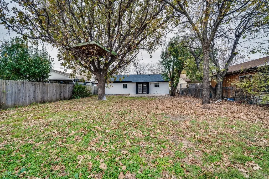 2110 Aggie Drive Grand Prairie TX 75051