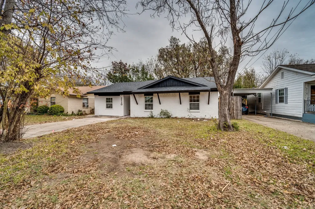 2110 Aggie Drive Grand Prairie TX 75051