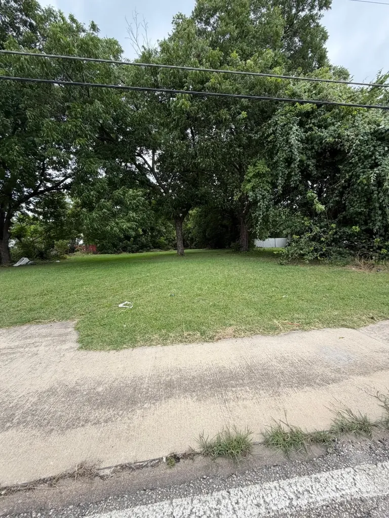 2523 E Ledbetter Drive Dallas TX 75216