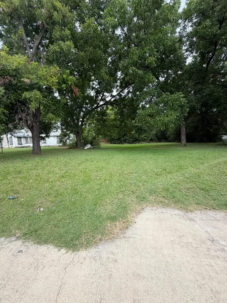 2523 E Ledbetter Drive Dallas TX 75216