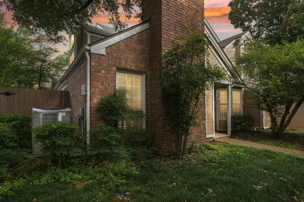 17860 Windflower Way Dallas TX 75252