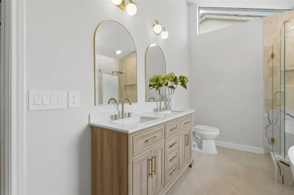 17118 Planters Row Addison TX 75001