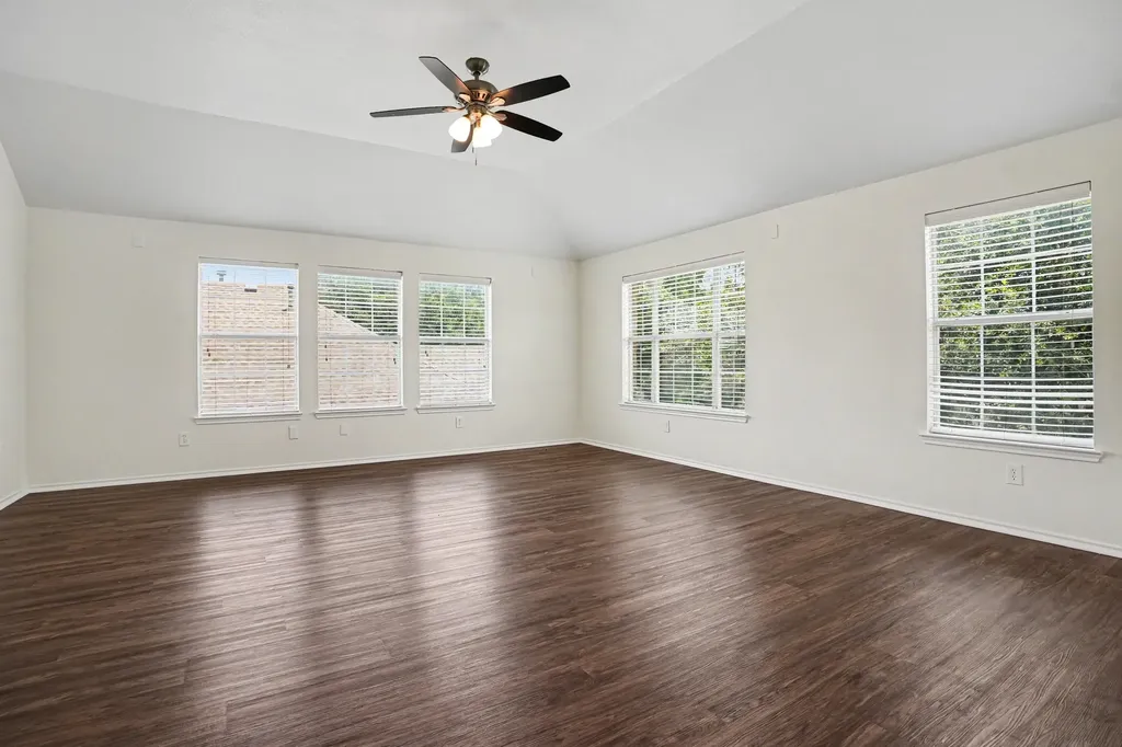 2836 Tranquilo Grand Prairie TX 75054