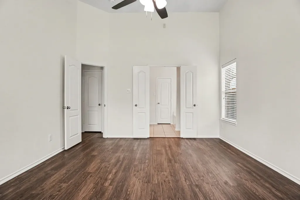 2836 Tranquilo Grand Prairie TX 75054