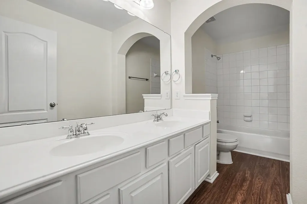 2836 Tranquilo Grand Prairie TX 75054