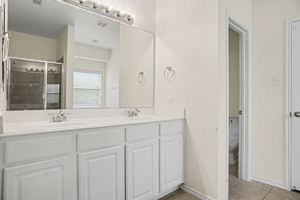 2836 Tranquilo Grand Prairie TX 75054