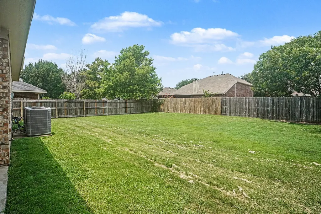 2836 Tranquilo Grand Prairie TX 75054