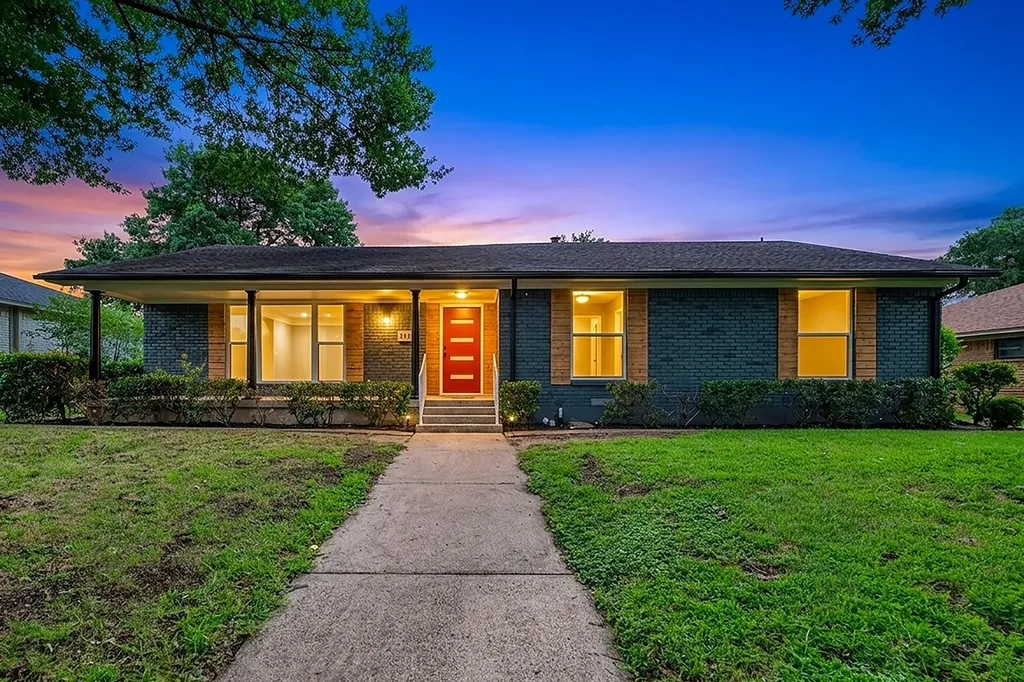 5821 Clendenin Avenue Dallas TX 75228