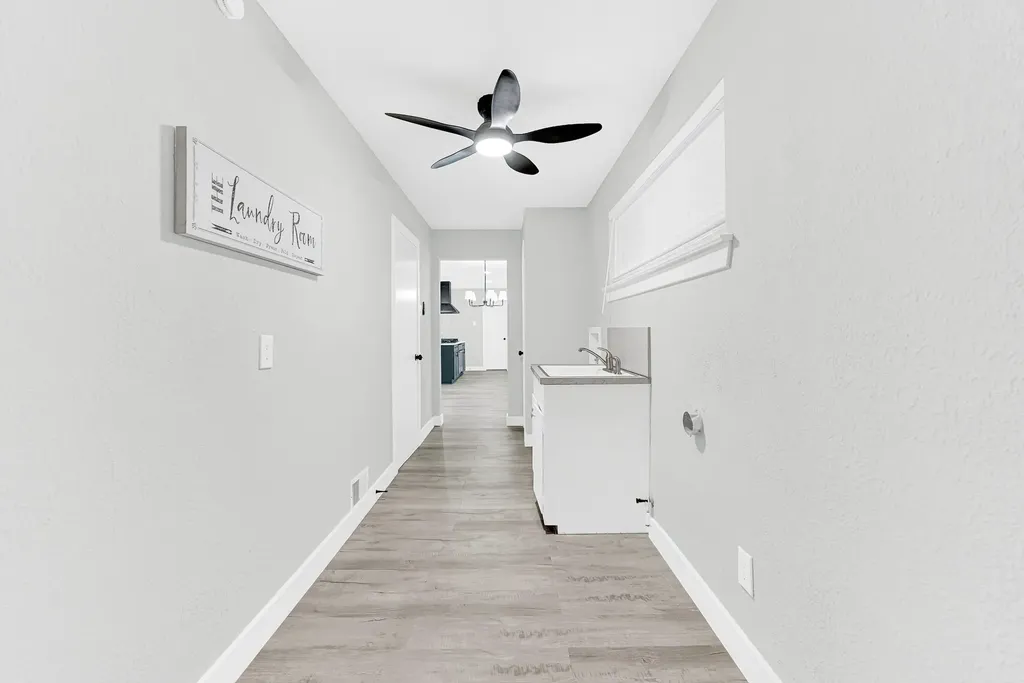 5821 Clendenin Avenue Dallas TX 75228